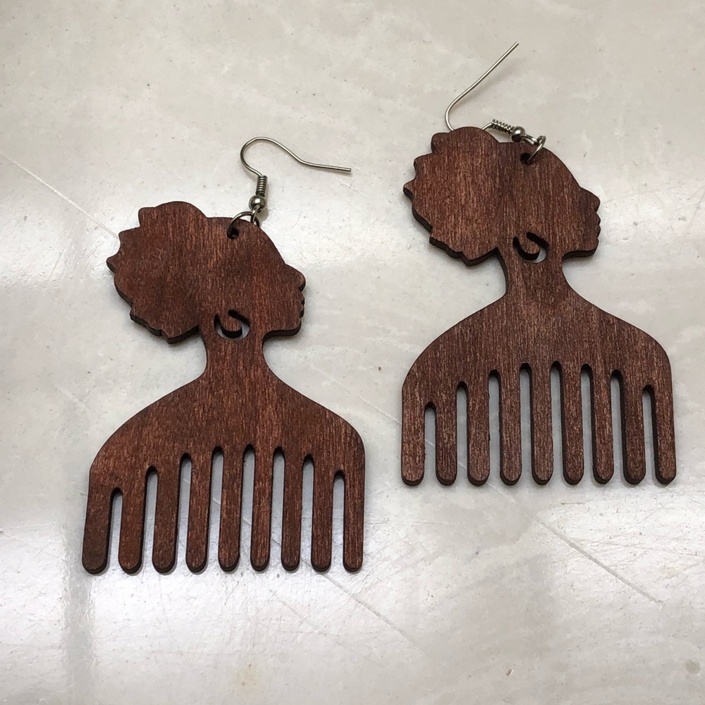Chic wooden earrings